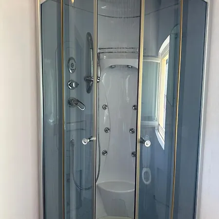 B&B Spa Suite 콰르투치우